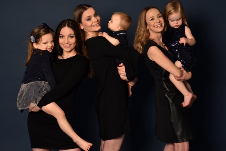 Családi fotózás műteremben by kovacskatafoto